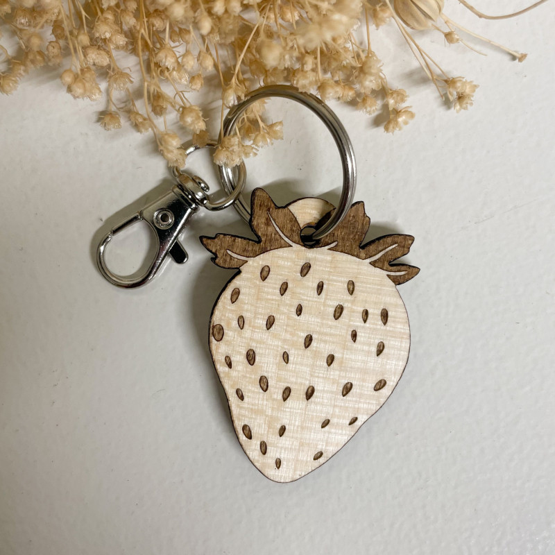 Porte-clés fraise bois – Cadeau artisanal personnalisé