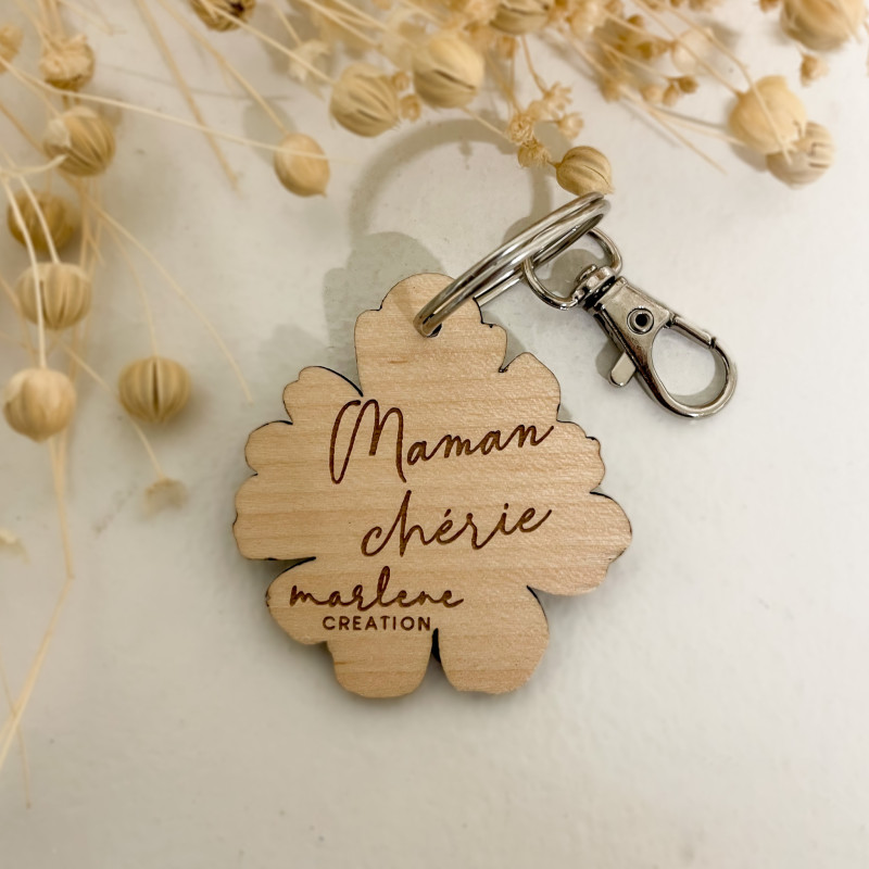 Porte-clés fleur bois – Cadeau artisanal personnalisé