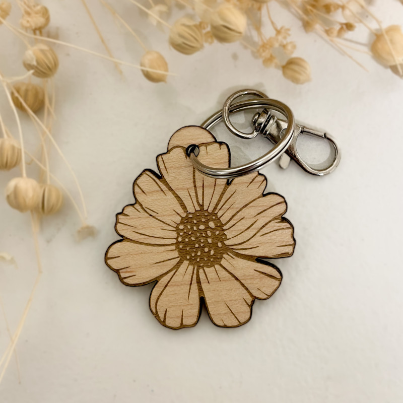 Porte-clés fleur bois – Cadeau artisanal personnalisé
