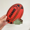Tirelire ballon de rugby en bois – Cadeau original et personnalisé – Fabrication Artisanale | Marlène Création