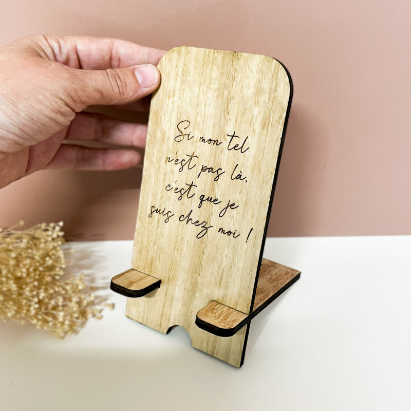 Support téléphone bois – Gravure dessin et phrase personnalisée