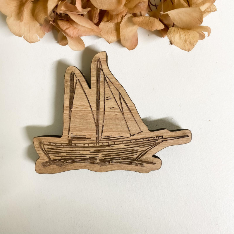 Décapsuleur Bateau en Bois Vernis – Accessoire Aimanté | Marlène Création