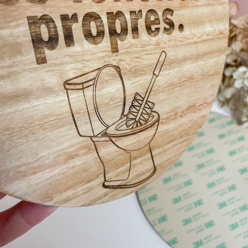 Panneau toilettes bois – Merci de laisser propres