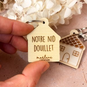 porte clé maison creamaillière couple saint valentin original bois origine correze tulle marlene creation objet personnalisé découpe laser (4)